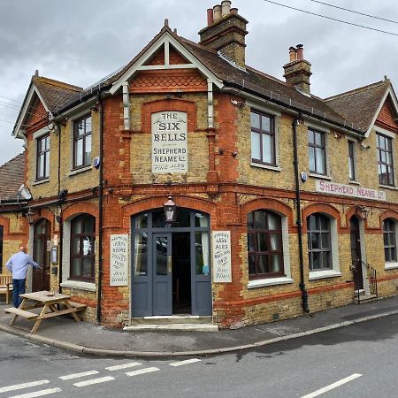 The Six Bells Bed and Breakfast Rochester  Exteriör bild