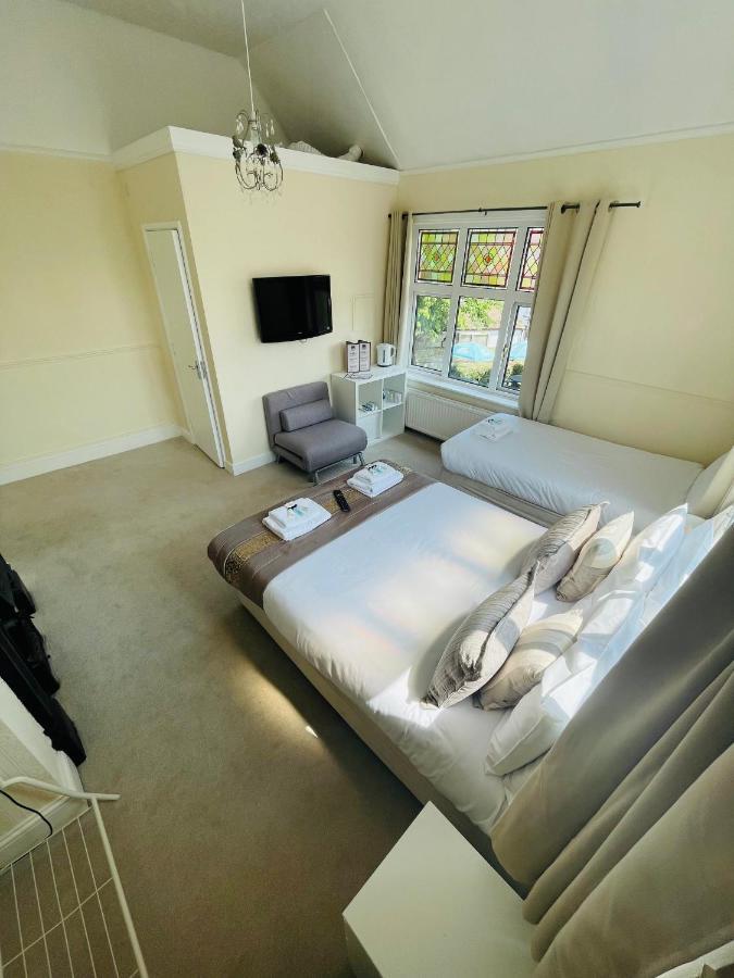 The Six Bells Bed and Breakfast Rochester  Exteriör bild